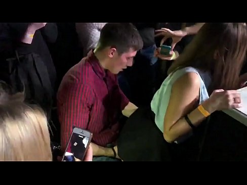 ❤️ Sess reali f'nightclub Russu. Tfajla Russa ta’ 18-il sena fl-anus u l-vaġina fucked f’nightclub ️❌ Porno f'mt.newsexxxx.ru ﹏